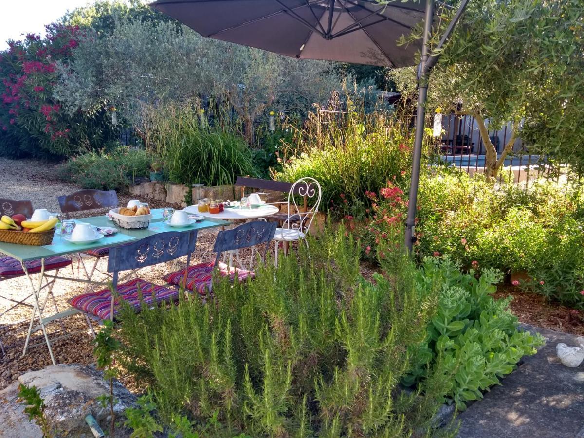 Bed and Breakfast Mas de Camejean Lambesc Exterior foto