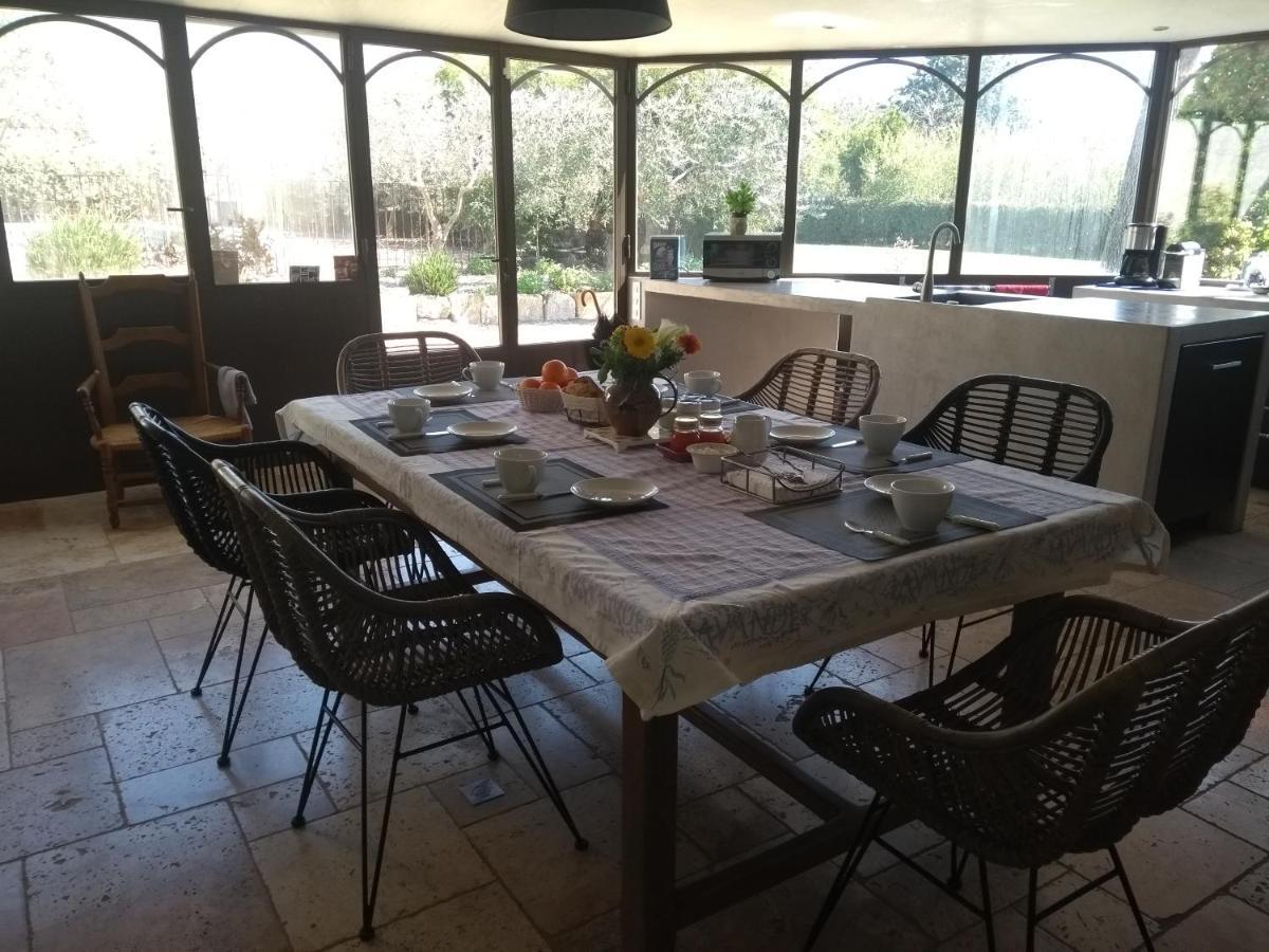 Bed and Breakfast Mas de Camejean Lambesc Exterior foto